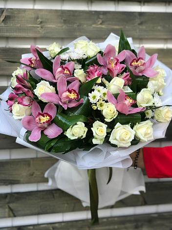Букет цветов из: Розы и Хризантемы в Красноармейское Чувашия
